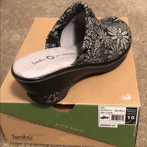 Jambu Dali grey floral New